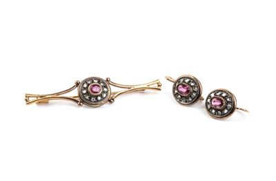 Fine XIX secolo, Demi parure in oro giallo e argento con rubini e diamanti