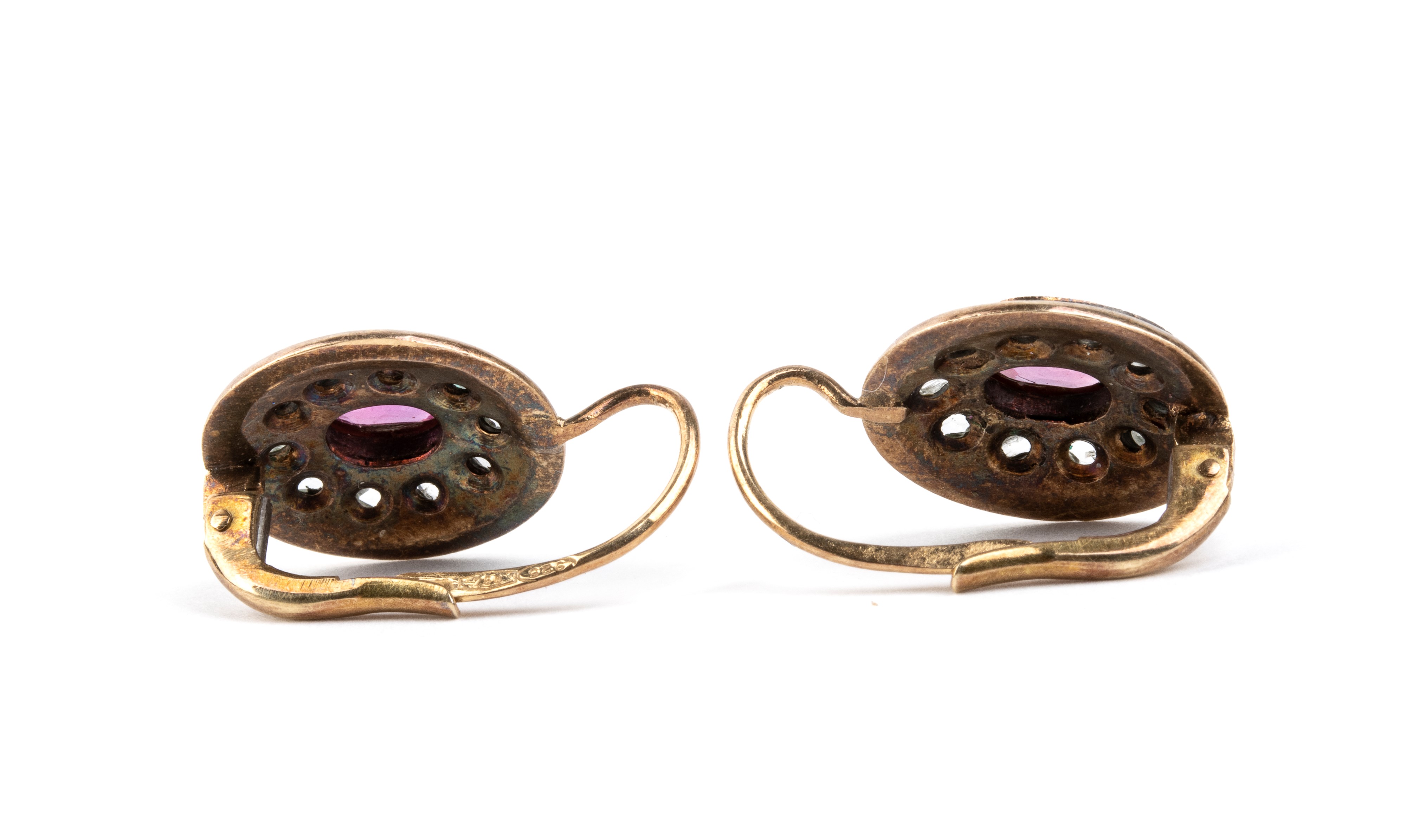 Fine XIX secolo, Demi parure in oro giallo e argento con rubini e diamanti