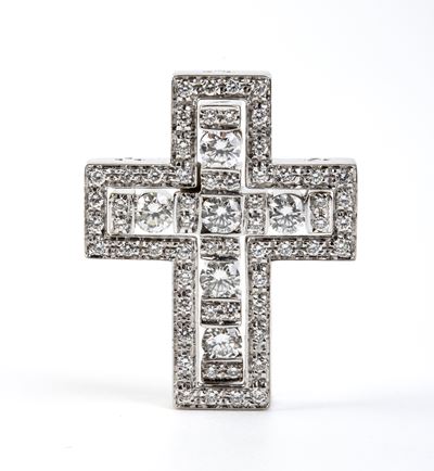 Pendente a croce in oro bianco con diamanti, pavé