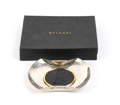 Posacenere in argento 925/1000 con elemento figurativo a rilievo e ghiera dorata (Italia, XX seco...