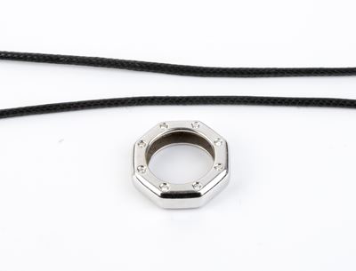 Ciondolo in oro bianco 18k con diamanti rotondi