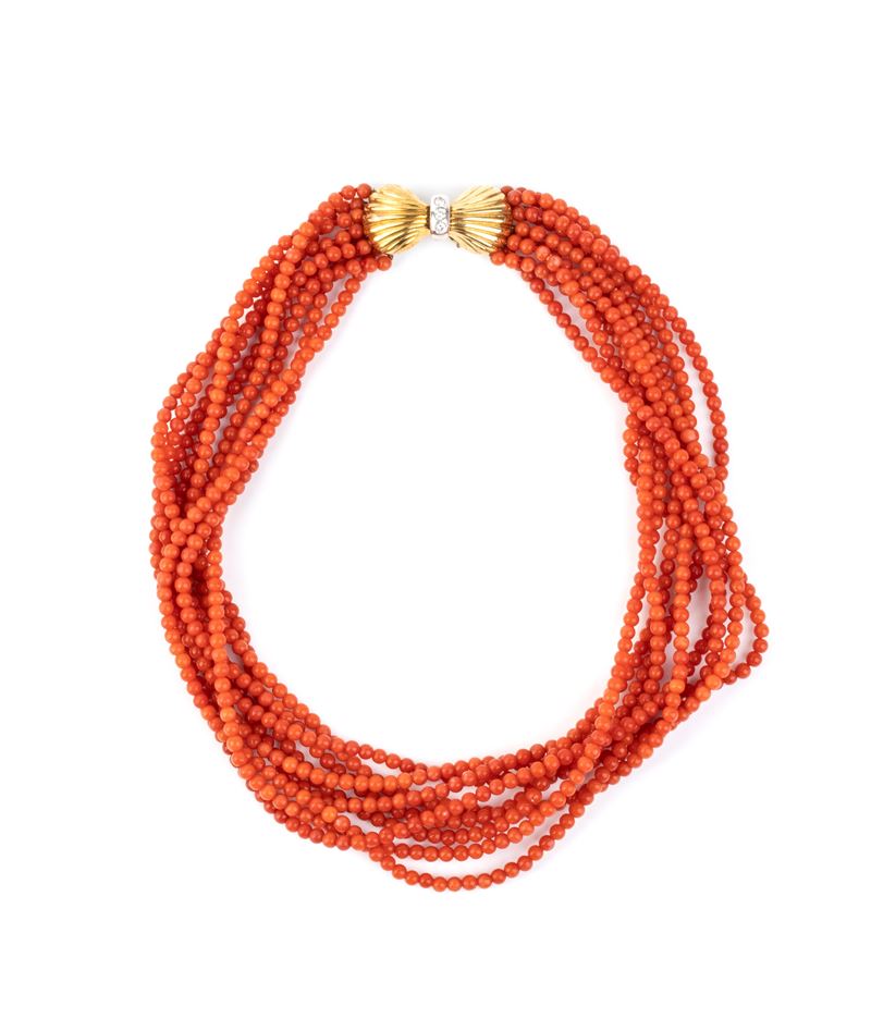 Girocollo a torsade con corallo Mediterraneo (Corallium rubrum) in oro 18 kt e diamanti