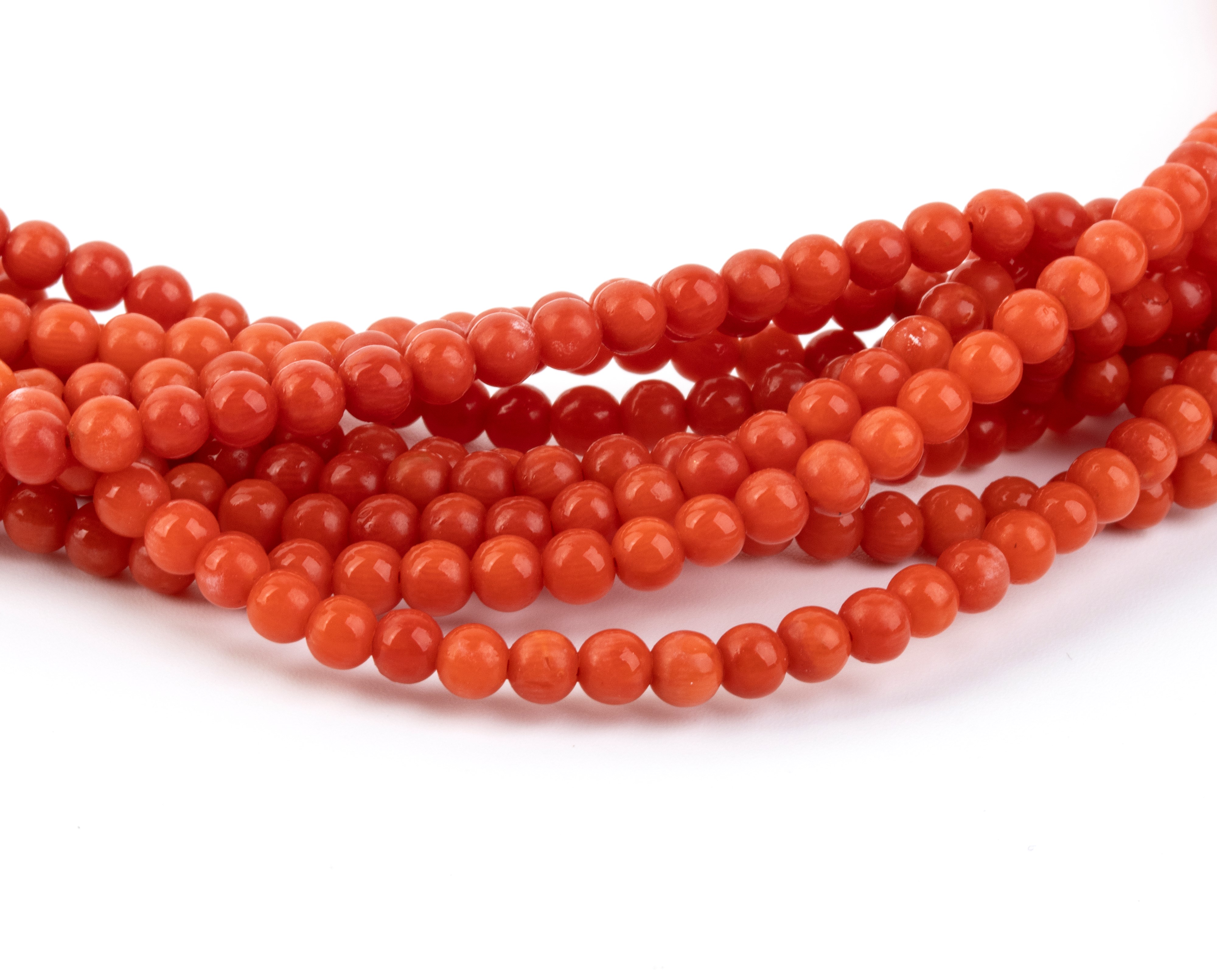 Girocollo a torsade con corallo Mediterraneo (Corallium rubrum) in oro 18 kt e diamanti