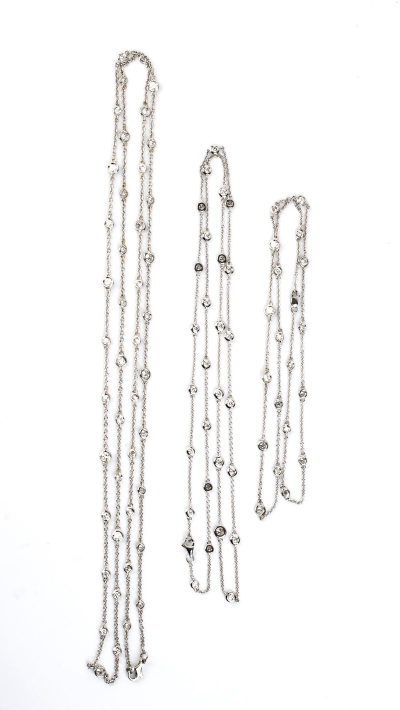 Asta con catene in oro bianco 18k e diamanti, set di tre catenine a maglia forzatina