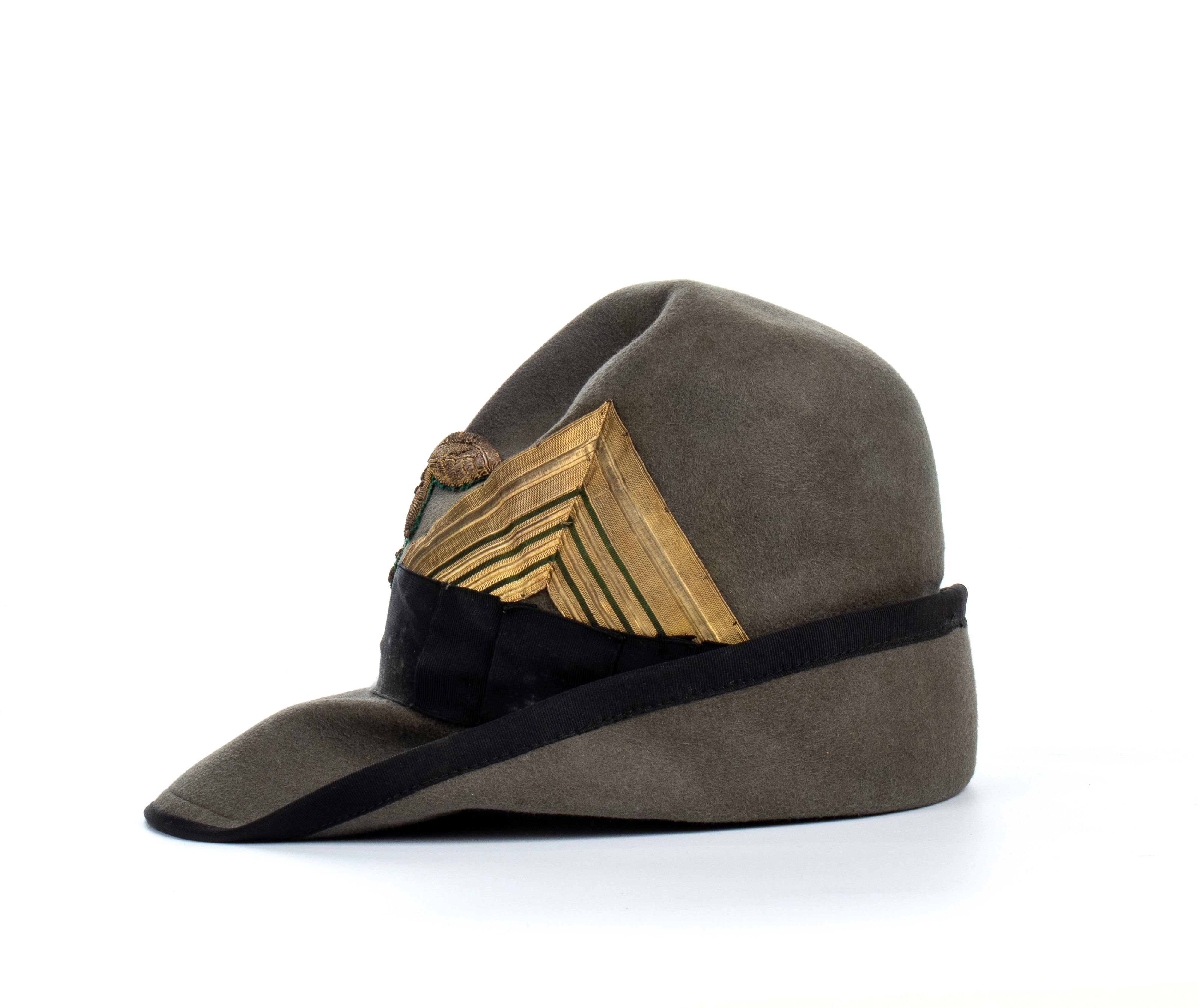 Cappello all'alpina da console della Milizia Forestale, feltro grigio con fregio dorato