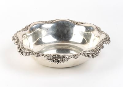 Tiffany & Co., Cestino in argento 925/1000 con bordo decorato
