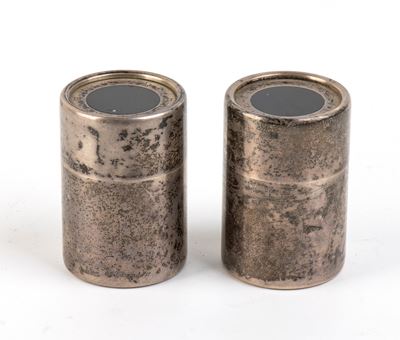 Coppia di porta fiammiferi in argento con inserti in onice
