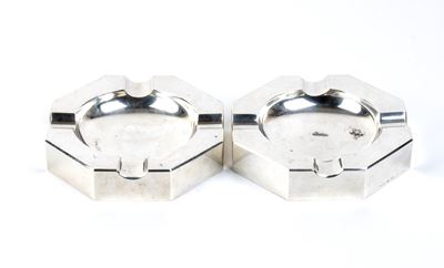 Coppia di posaceneri in argento 950, ottagonale