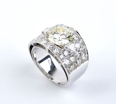 Anello in oro bianco 18k con diamanti