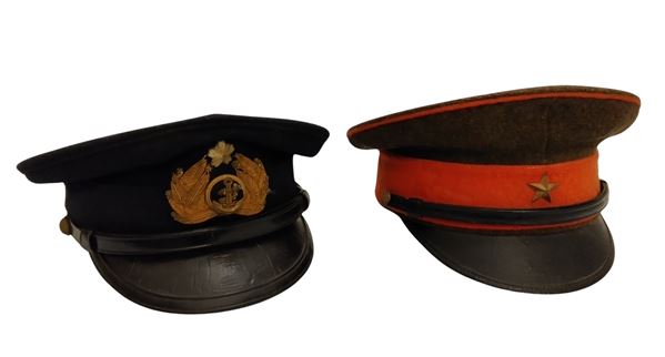 Lot of two Japanese caps