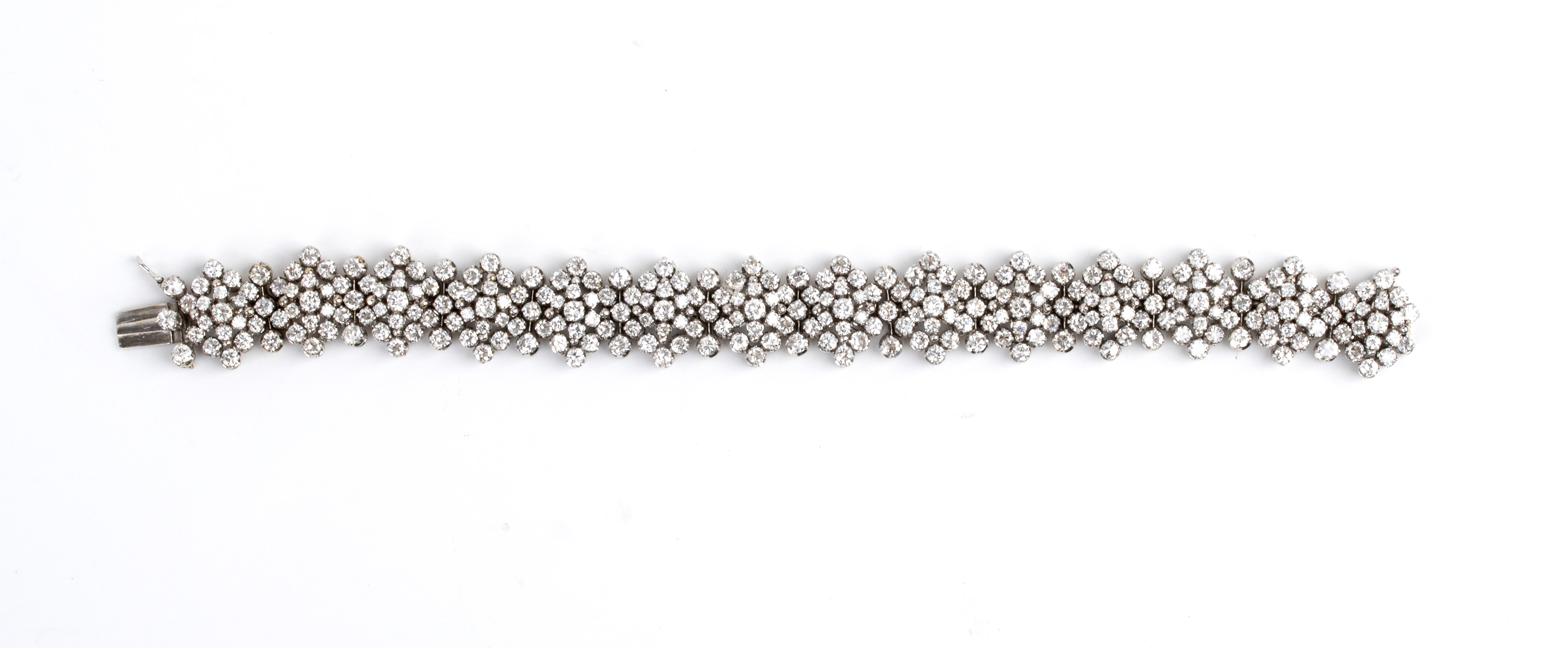 Bracciale a nastro in oro bianco con diamanti, 294 diamanti