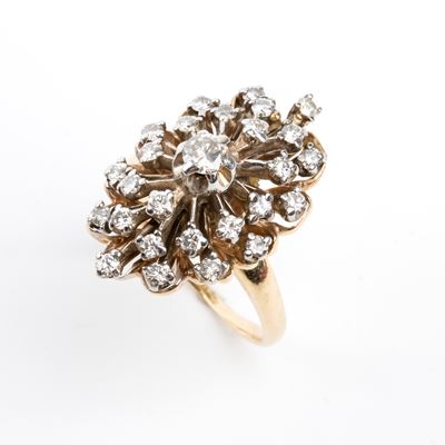 Anello a forma di fiore, oro e diamanti, anni ’40 del XX secolo