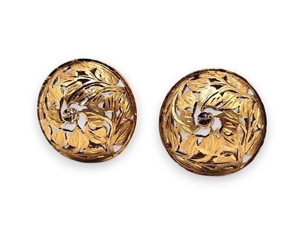 Paio di orecchini traforati in oro giallo    