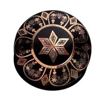 Spilla vittoria inglese in tartaruga e piqué