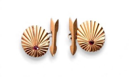 Gemelli inglesi in oro 14 k e rubini, inizio XX secolo