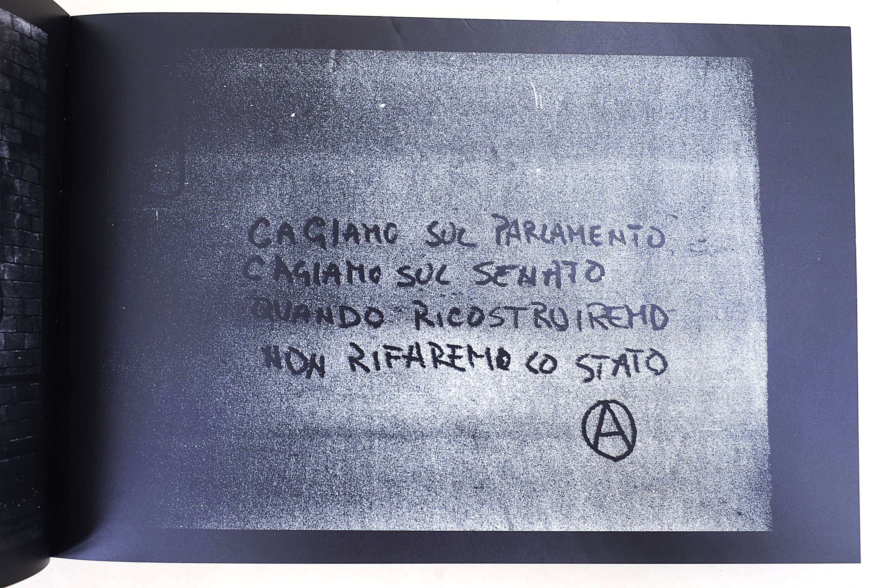Raccolta di volumi su graffiti e murales, edizioni del XX secolo