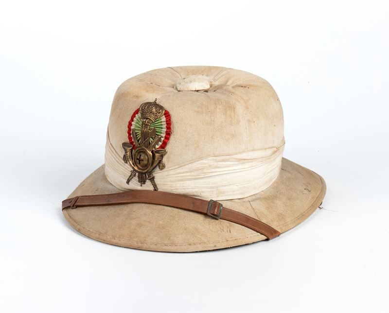 Italia, Regno, casco coloniale da ufficiale CCNN d'Africa