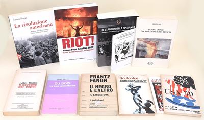 Raccolta di volumi su Black Power e la figura di George Floyd