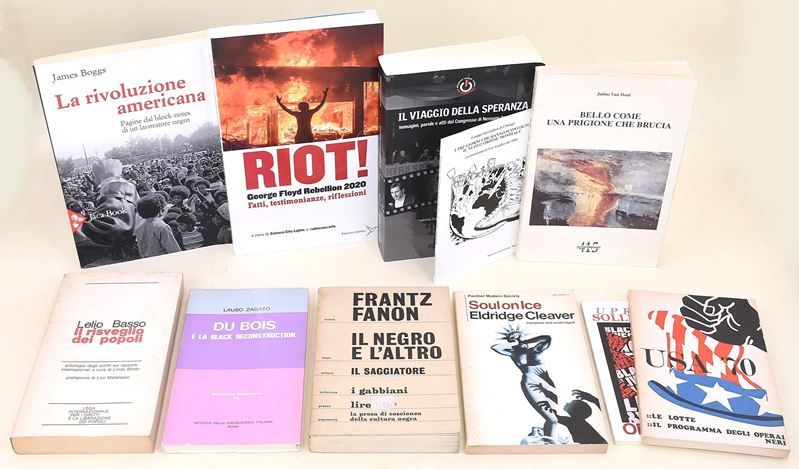 Raccolta di volumi su Black Power e la figura di George Floyd
