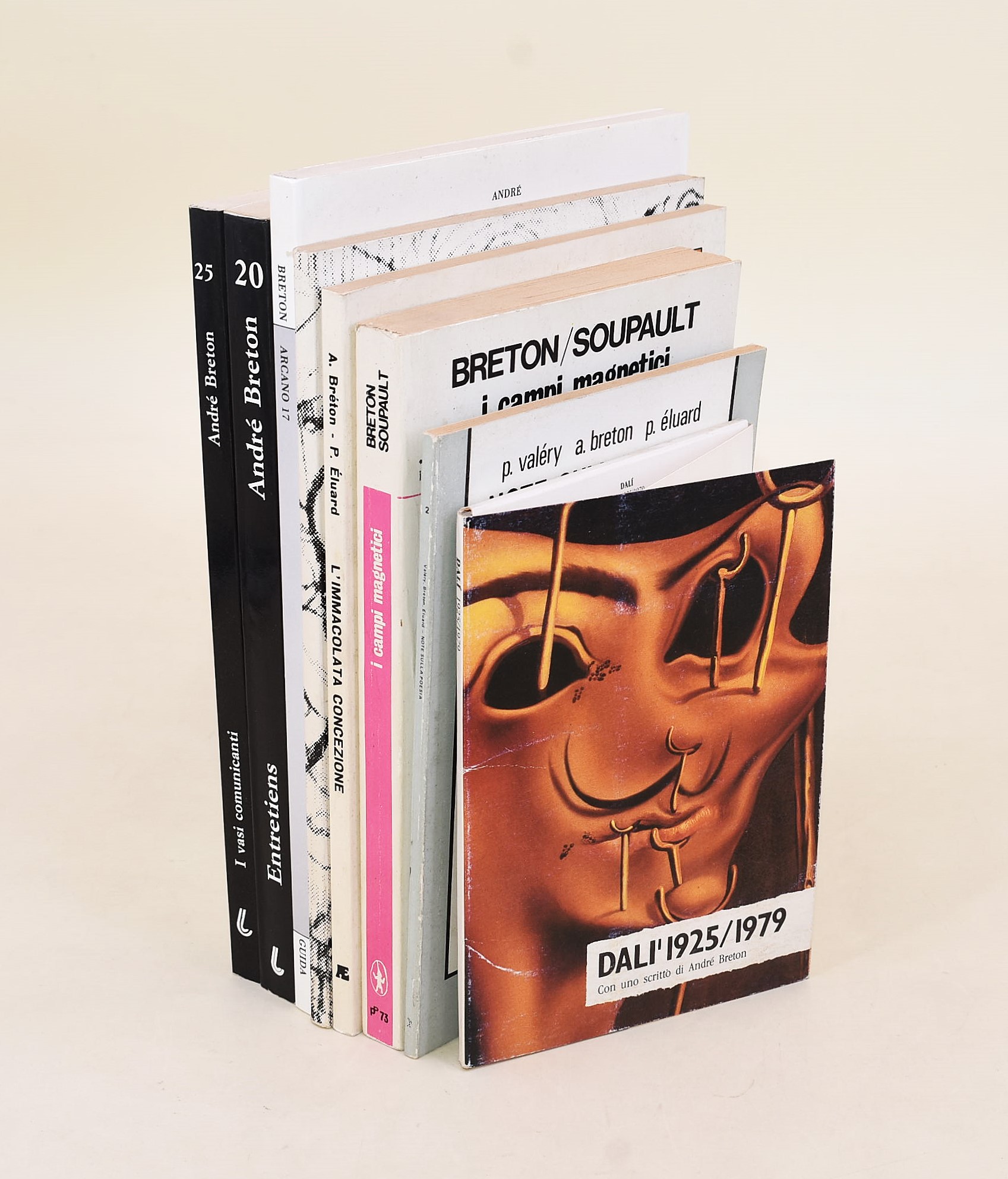 Surrealismo, 6 volumi e 2 opuscoli con testi di André Breton, Paul Valéry, Paul Éluard, Philippe ...