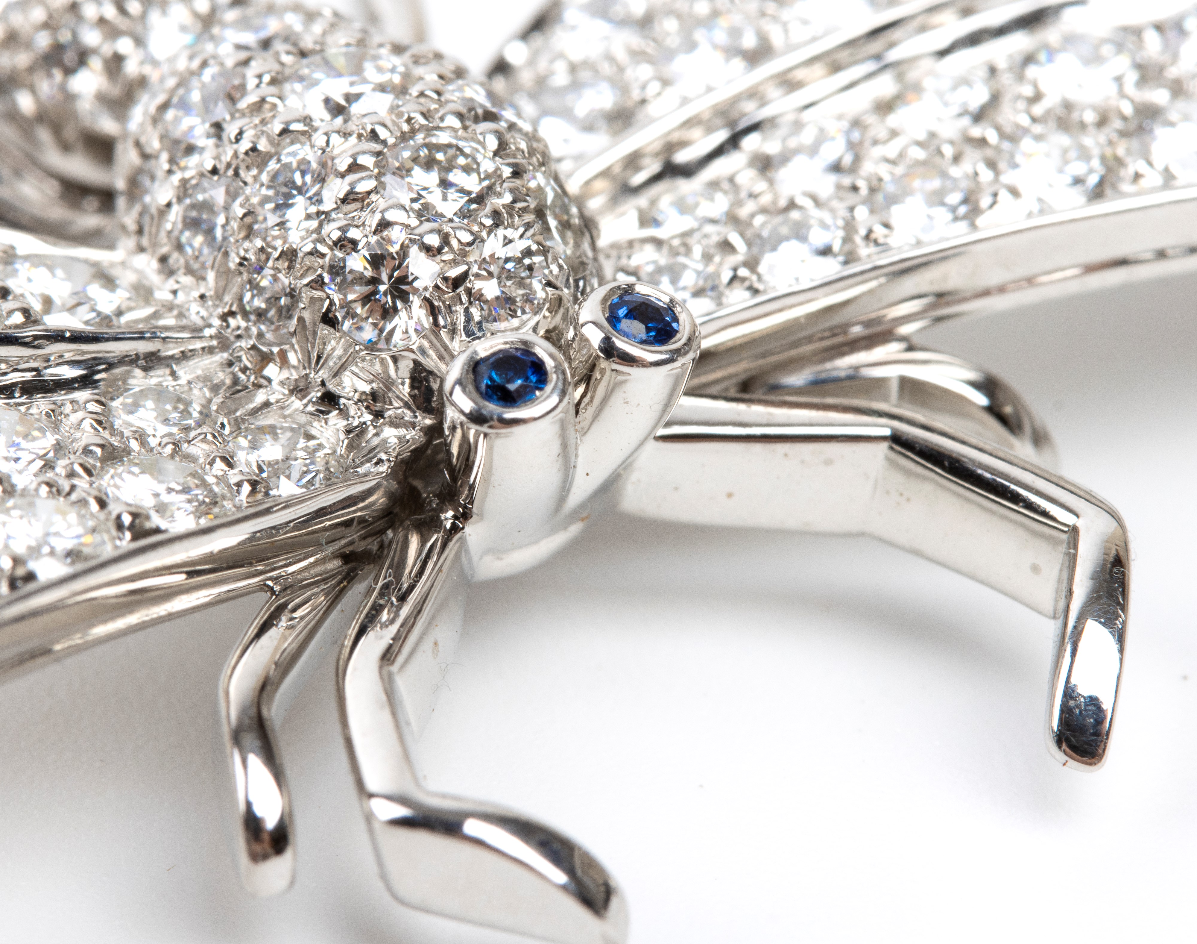 Parure Dragonfly con orecchini e collana in platino, diamanti e perle