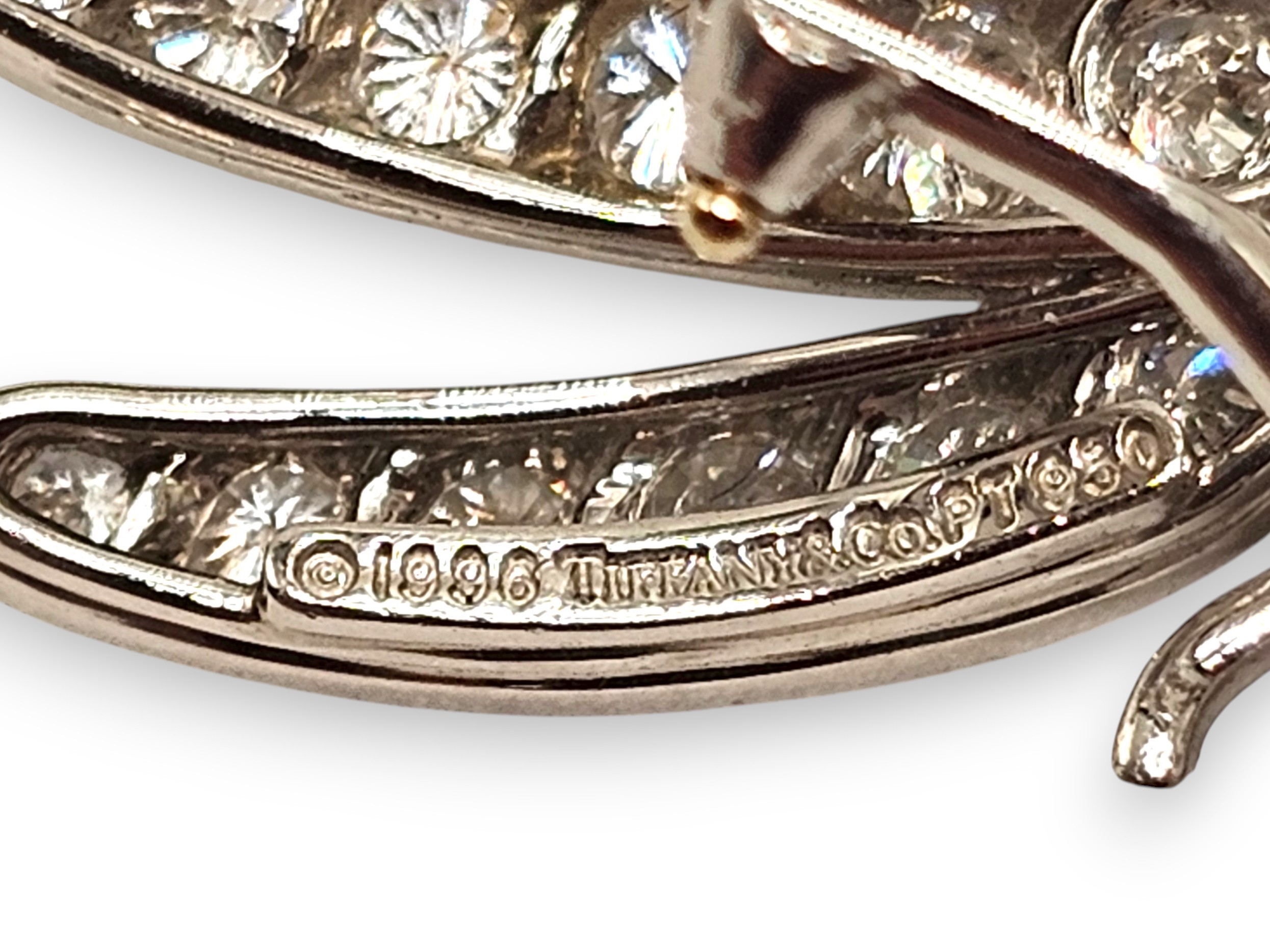 Parure Dragonfly con orecchini e collana in platino, diamanti e perle