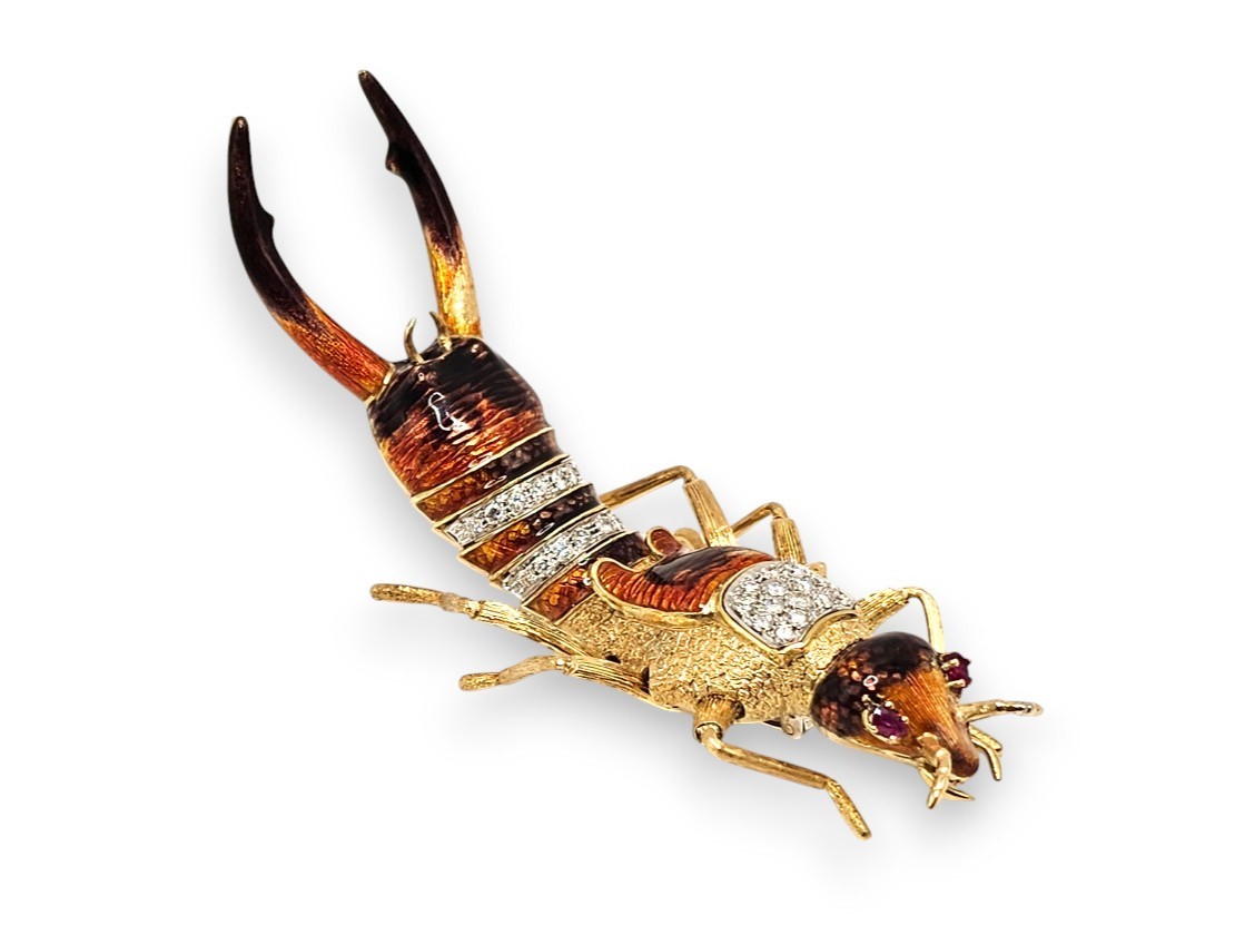 Piero Barberis - Spilla a forma di Forficula auricularia in oro 18k, smalti e diamanti