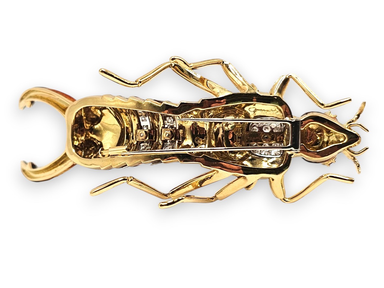 Piero Barberis - Spilla a forma di Forficula auricularia in oro 18k, smalti e diamanti