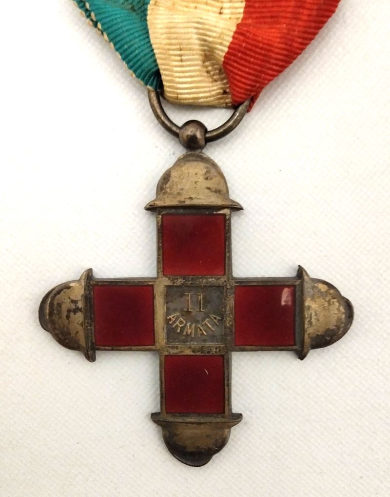 Croce commemorativa della Seconda Armata, smalto rosso e metallo argentato, prima metà XX secolo