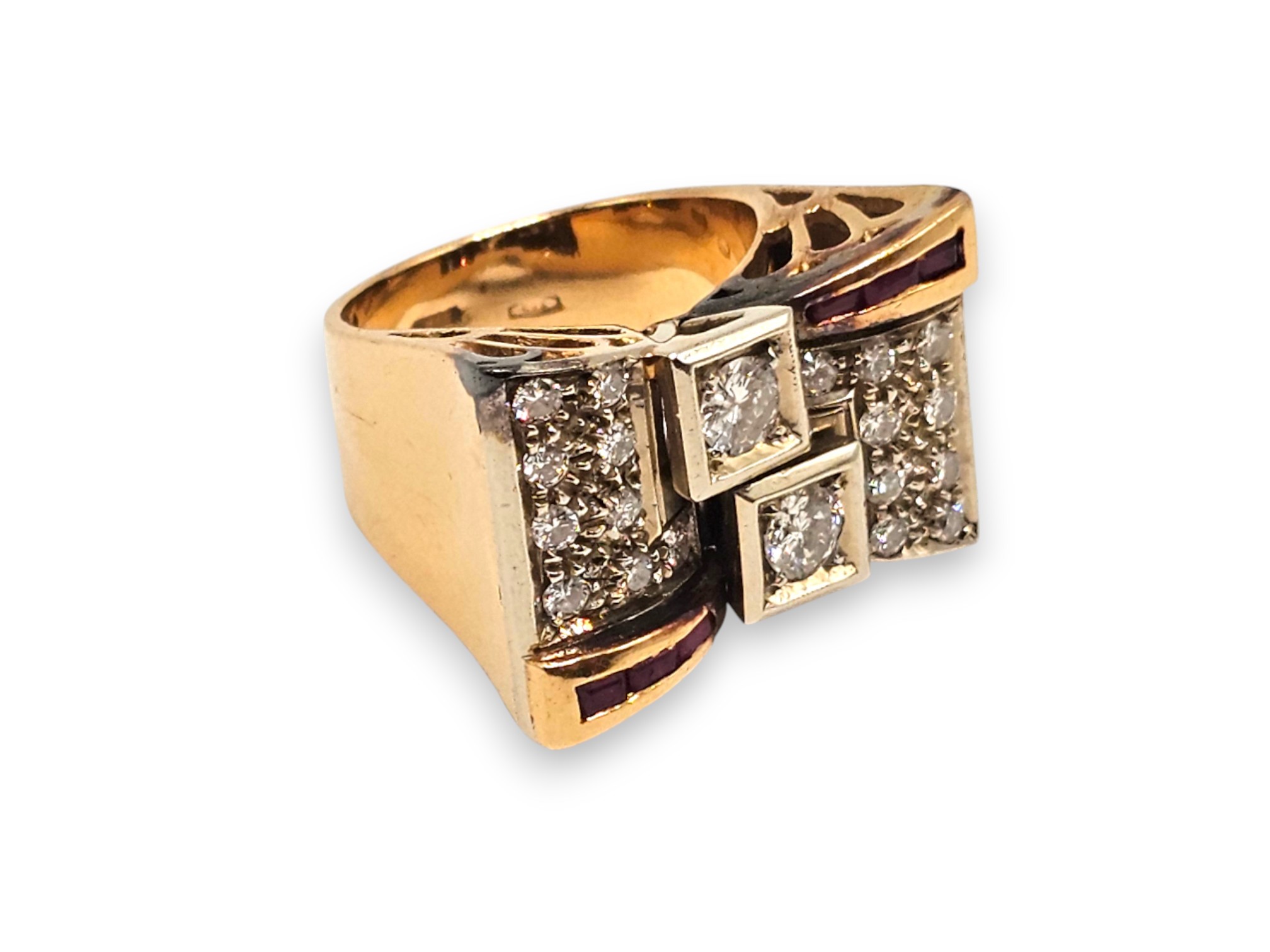 Anello in oro con motivo a fiocco, diamanti e rubini (anni ’40)