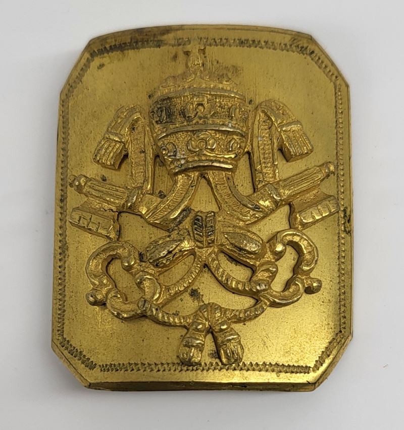Fibbia in bronzo dorato per cintura di uniforme della fanteria pontificia, Pio IX, 1850 ca.