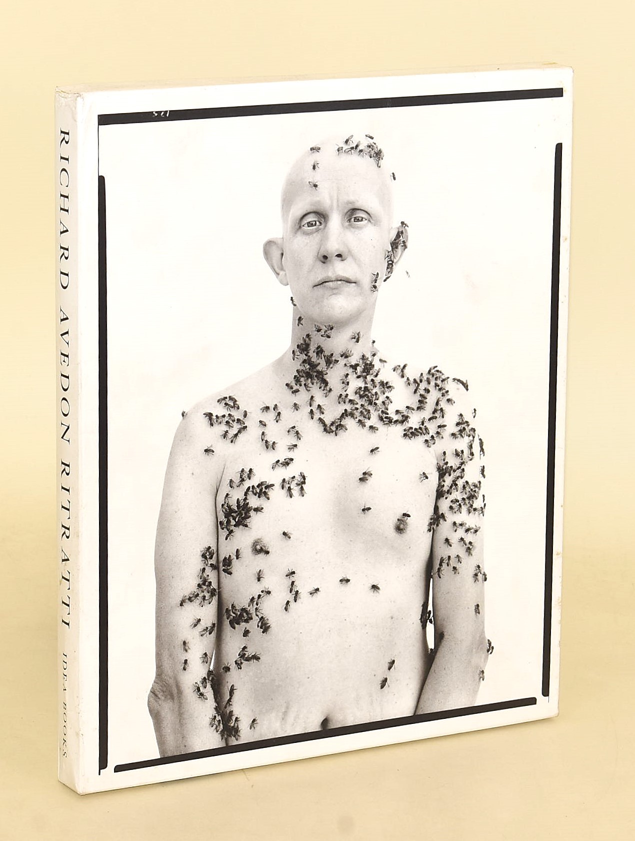 Richard Avedon, Ritratti (2003), edizione illustrata concertina con cofanetto