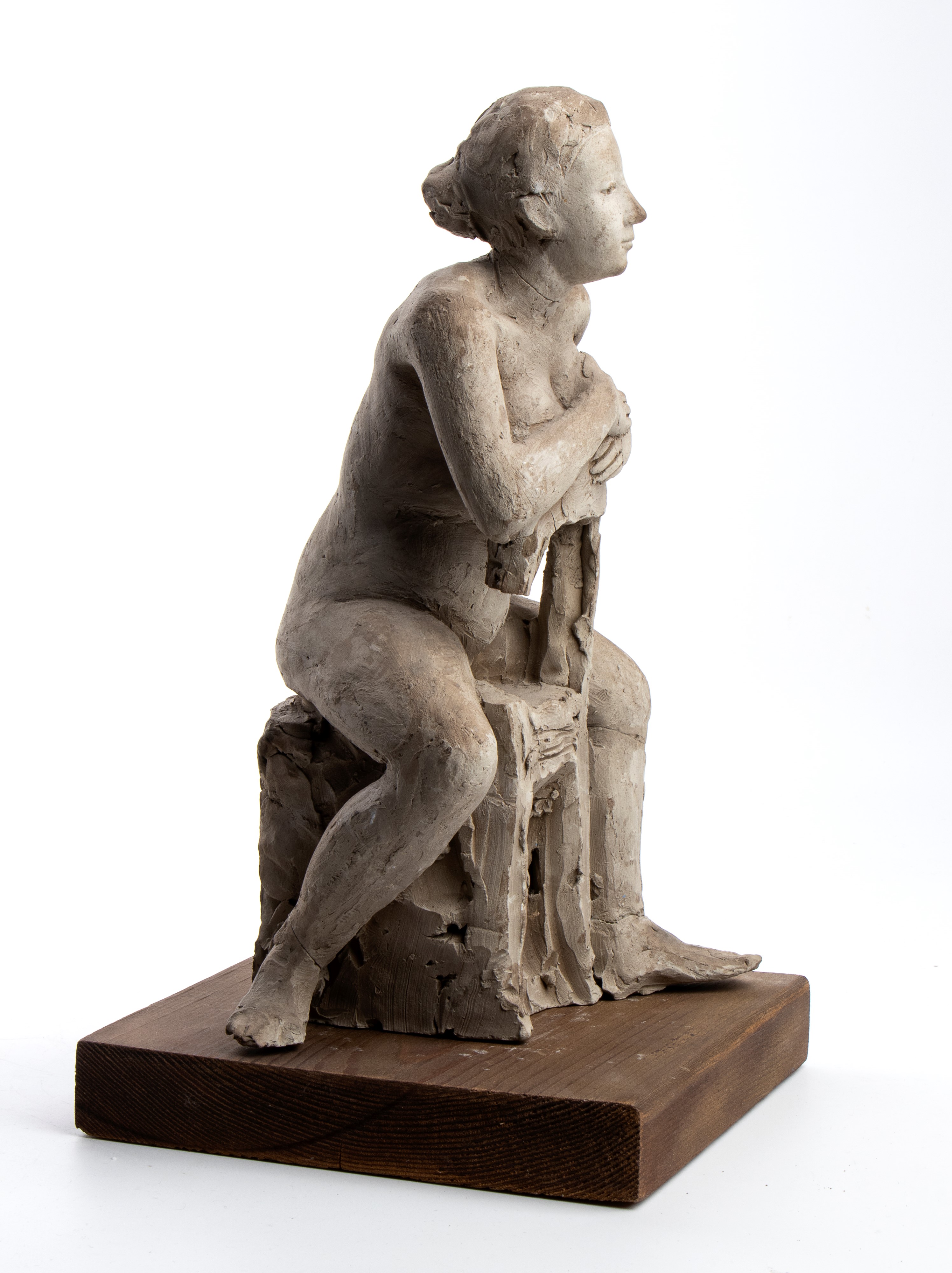 Andrea Spadini - Figura femminile seduta, terra cruda