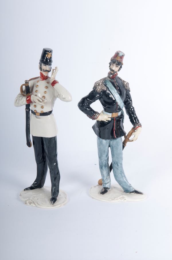 Lotto due porcellane policrome