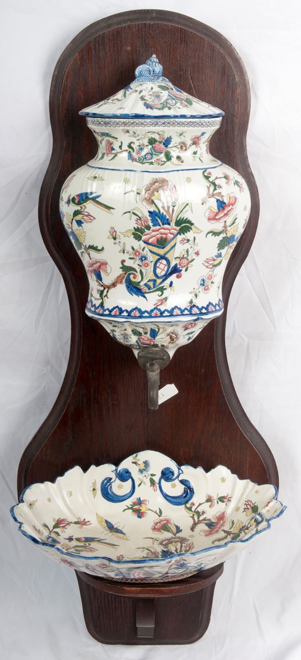 Fontana da parete in ceramica