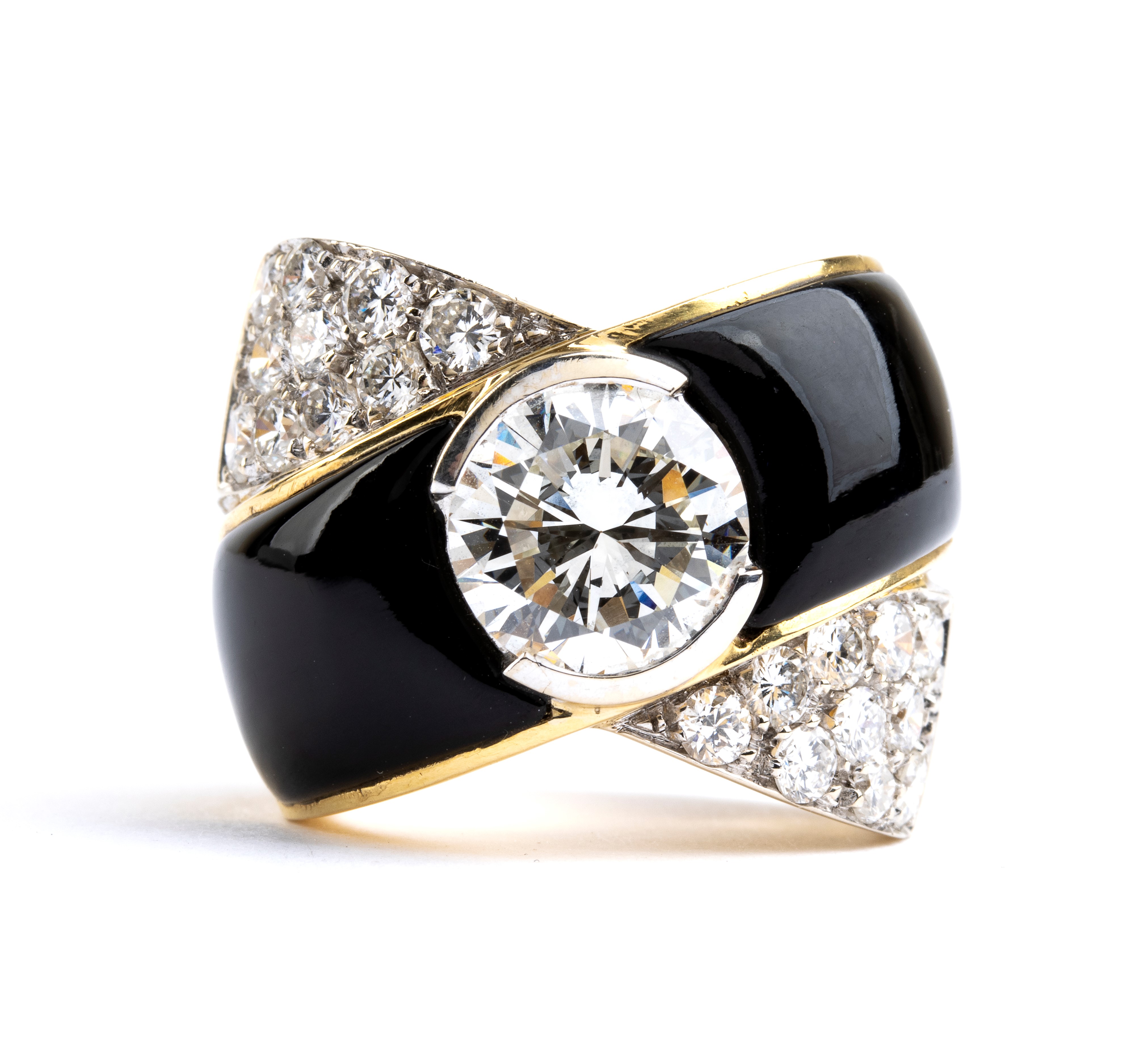 Anello in oro, diamanti e smalti