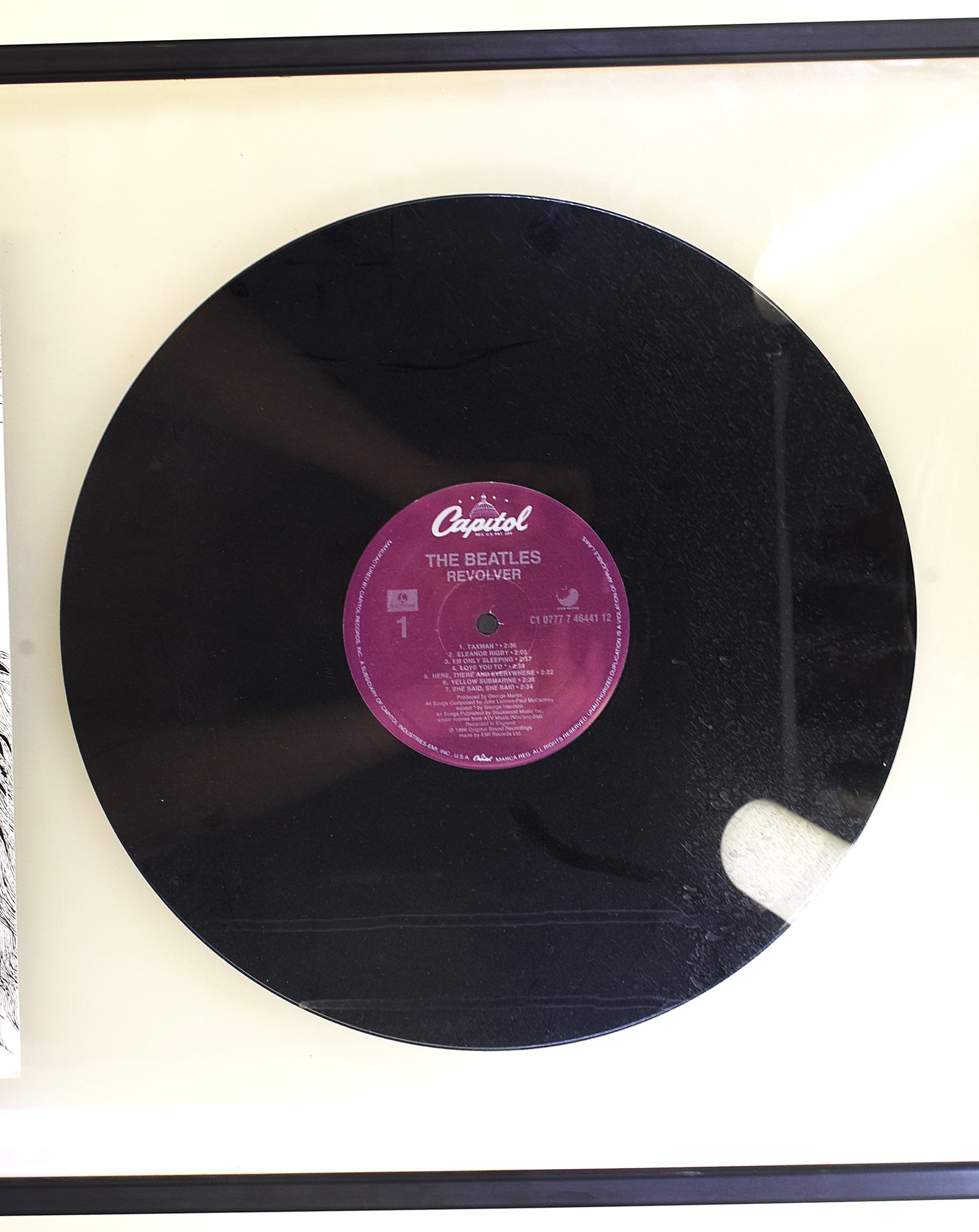 John Lennon, Revolver LP con Ritratto e Rivista Mojo 2000