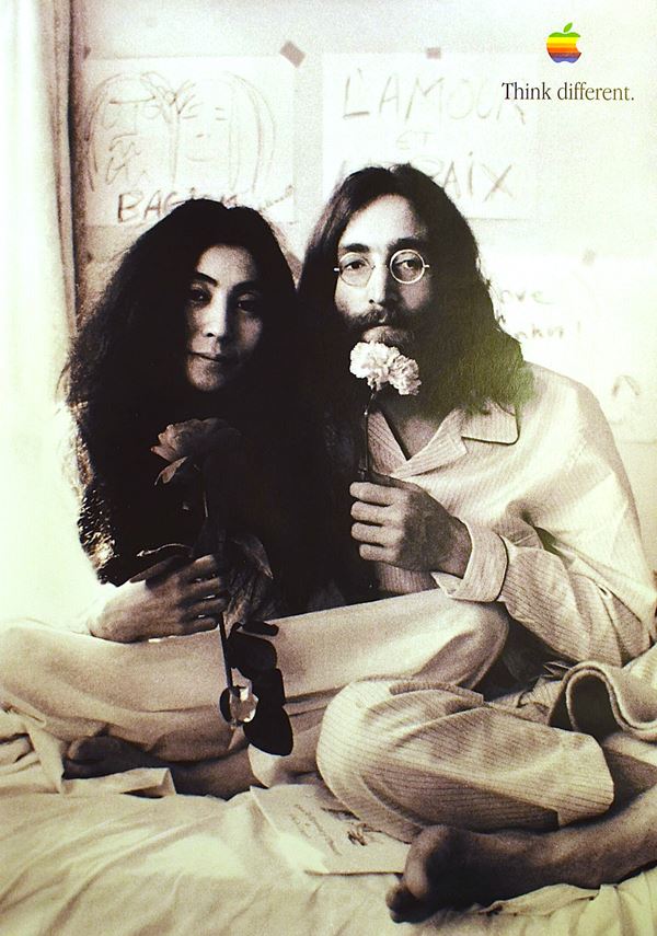 POSTER APPLE COMPUTERS: THINK DIFFERENT John Lennon e Yoko Ono 2000