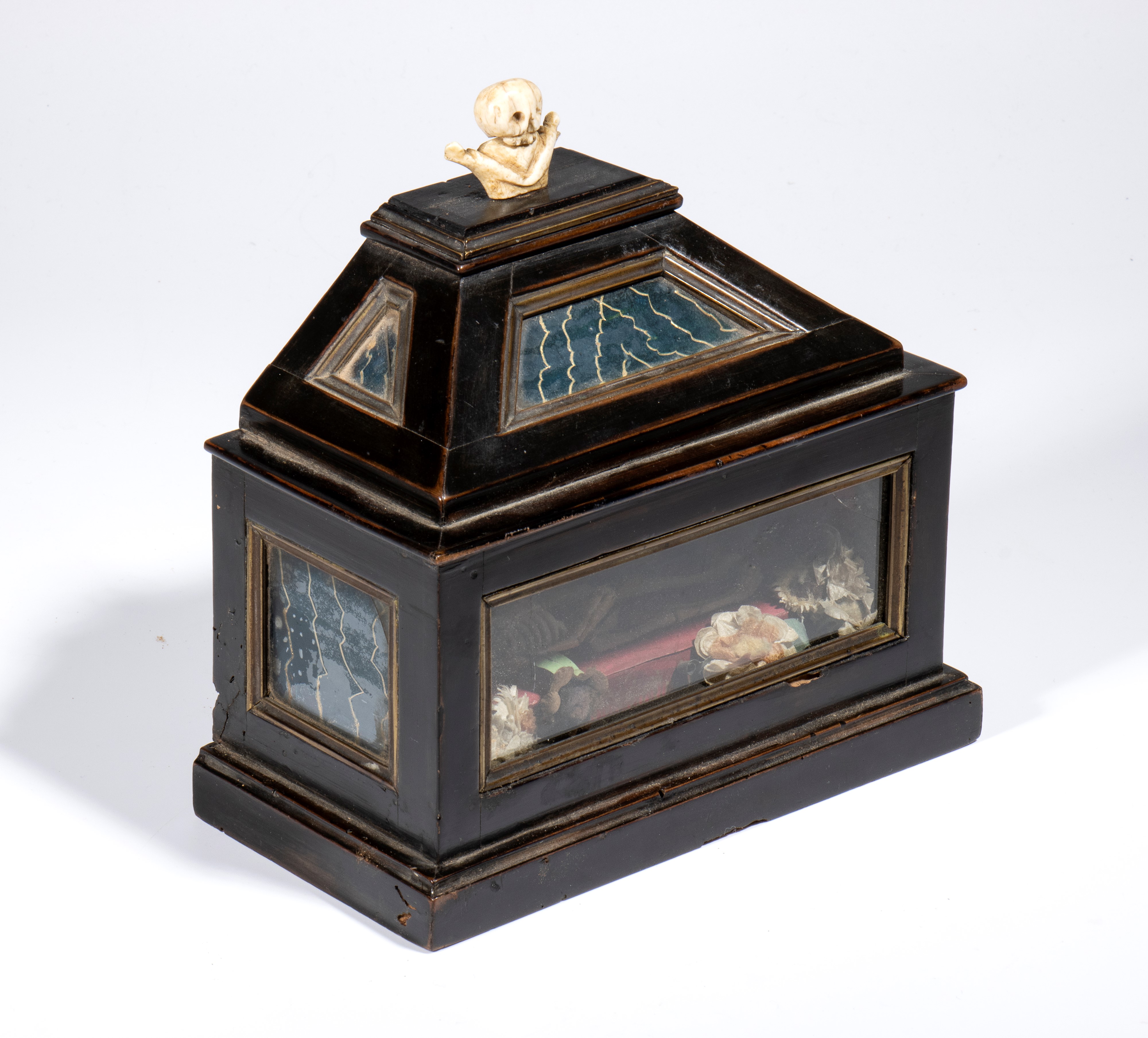 Teca reliquiario con scheletro