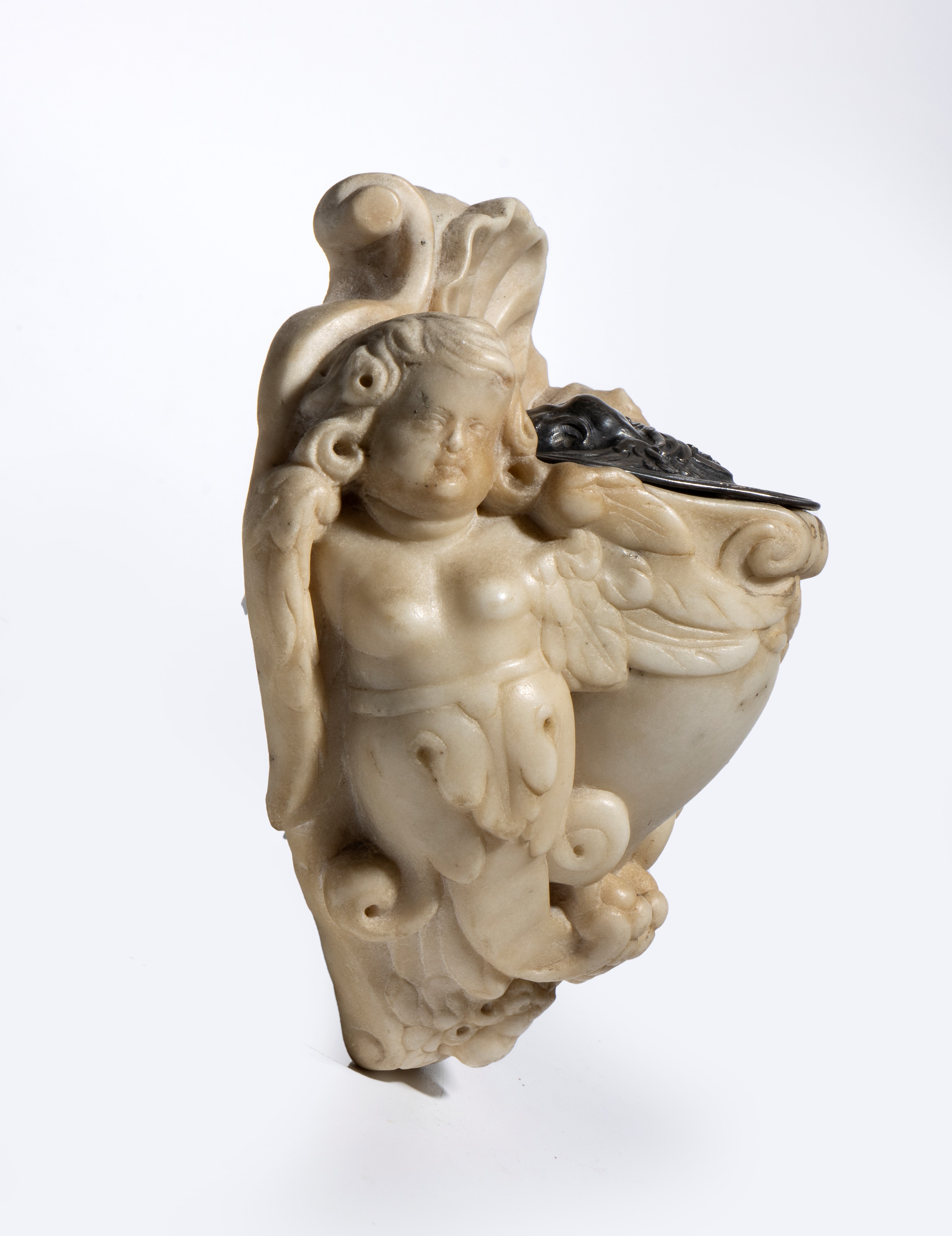 Acquasantiera in marmo