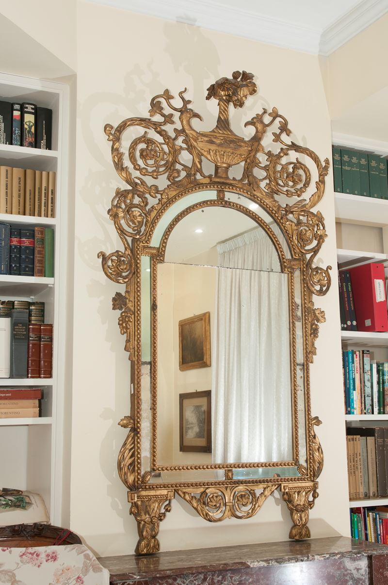 Specchiera da parete in legno dorato, XIX secolo