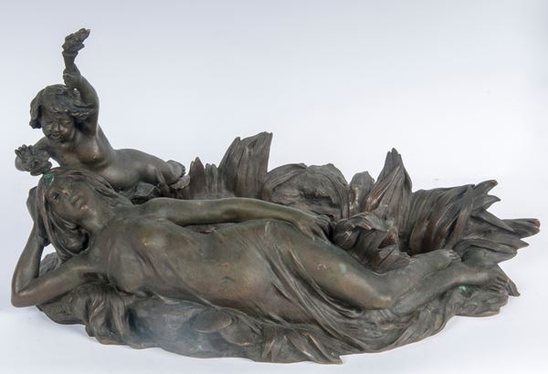 EMIL FUCHS - Ninfa con amorino, scultura centrotavola in bronzo