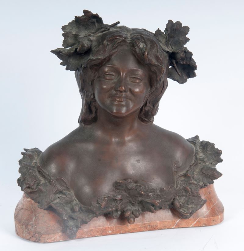 Scultore anonimo, Baccante in bronzo su base in marmo breccia delle Alpi