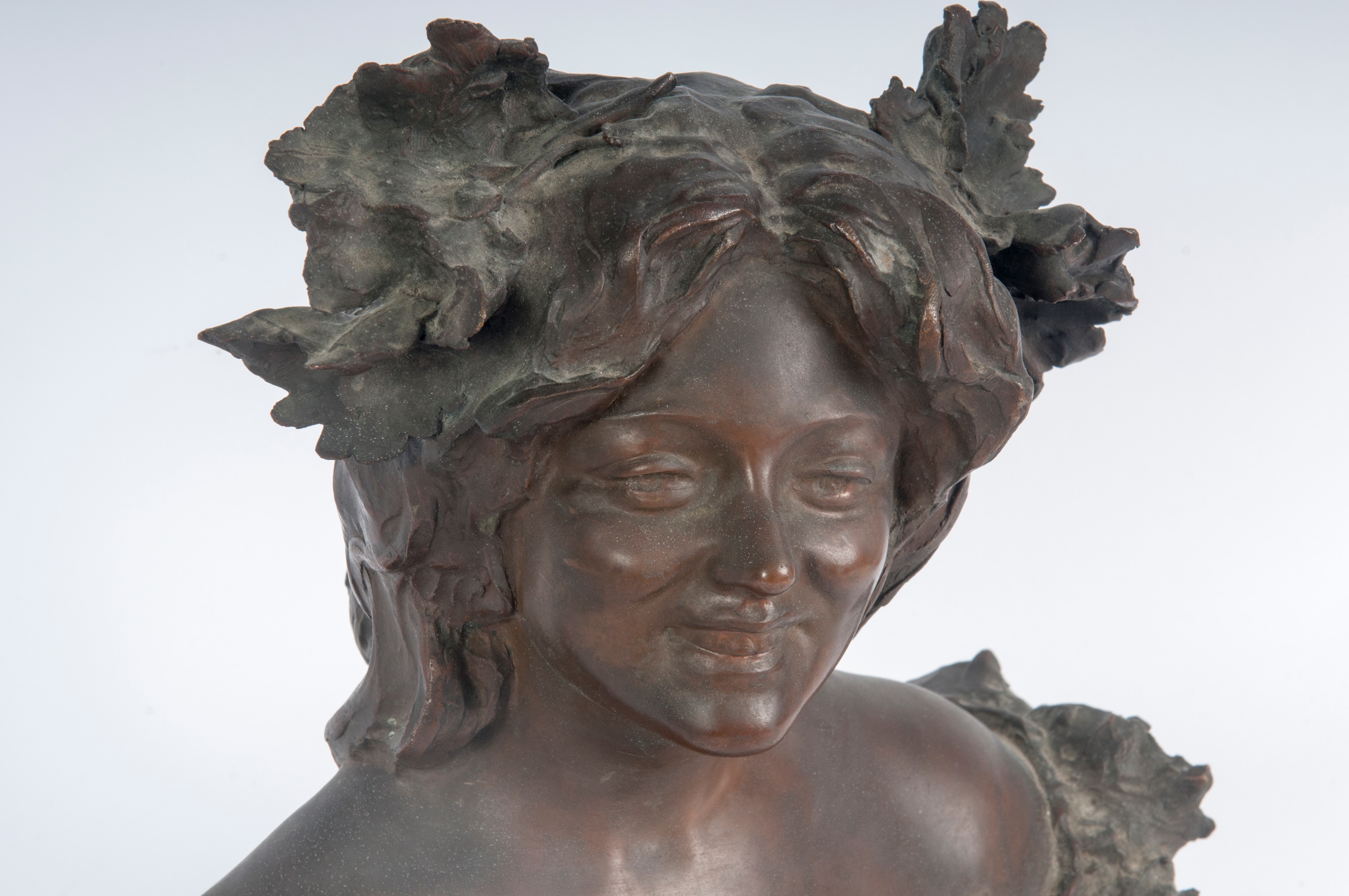 Scultore anonimo, Baccante in bronzo su base in marmo breccia delle Alpi