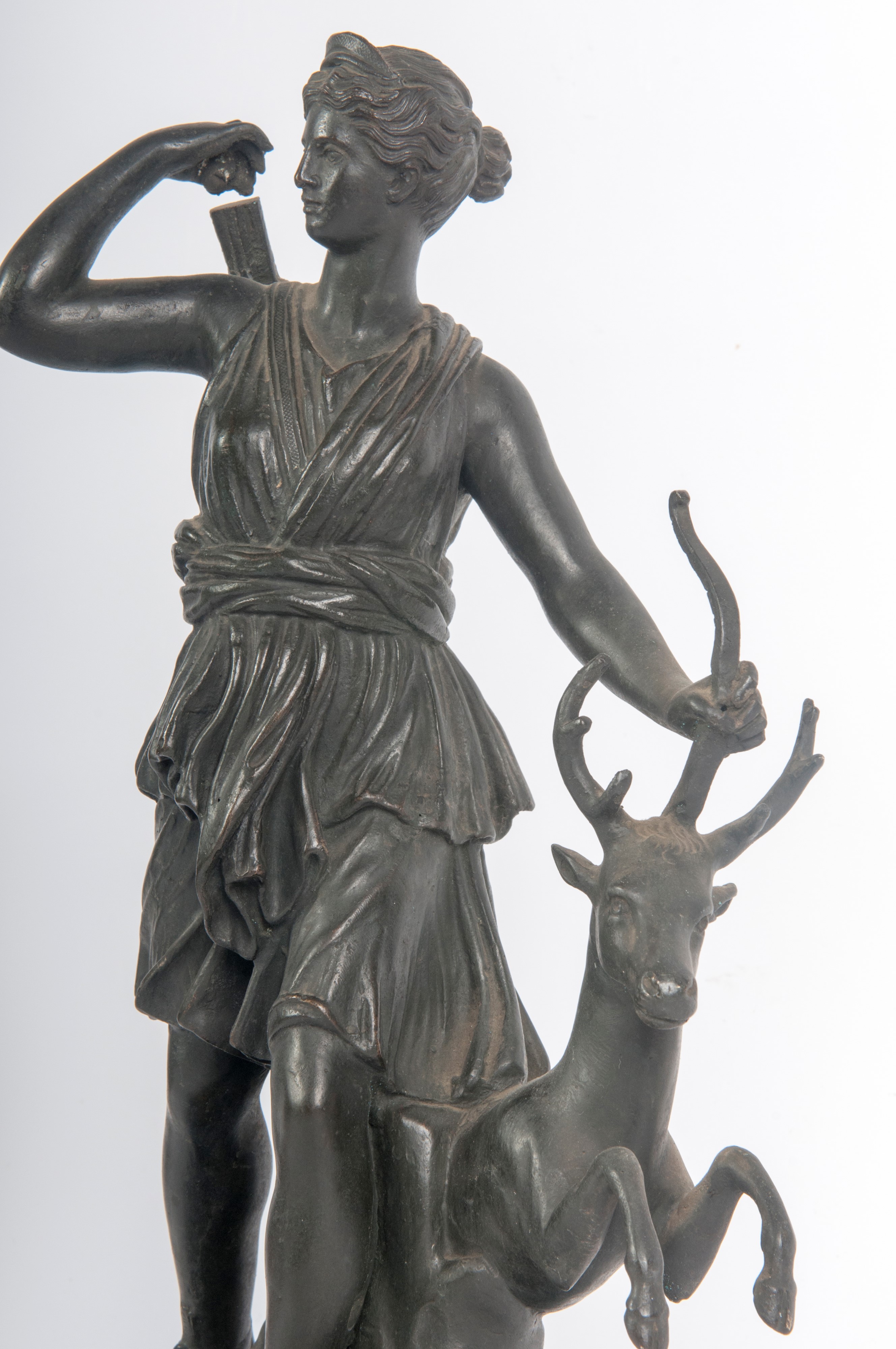 Scultore sconosciuto, Diana con cervo, scultura in bronzo