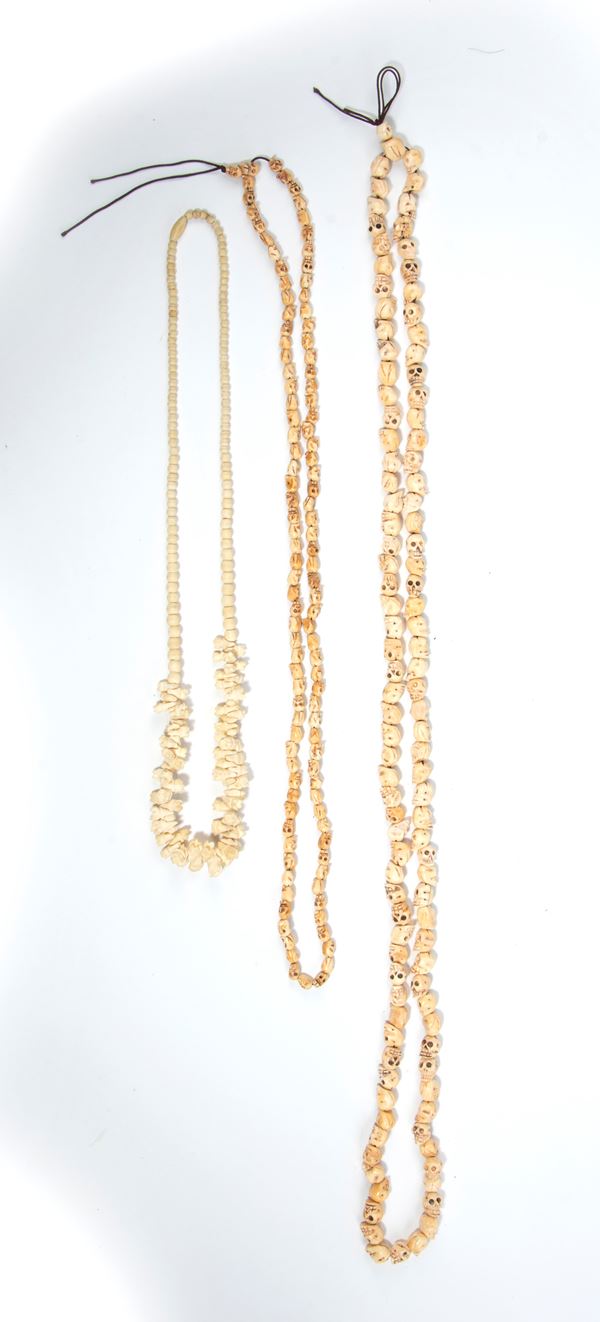 Lotto di tre collane con teschi, Tibet