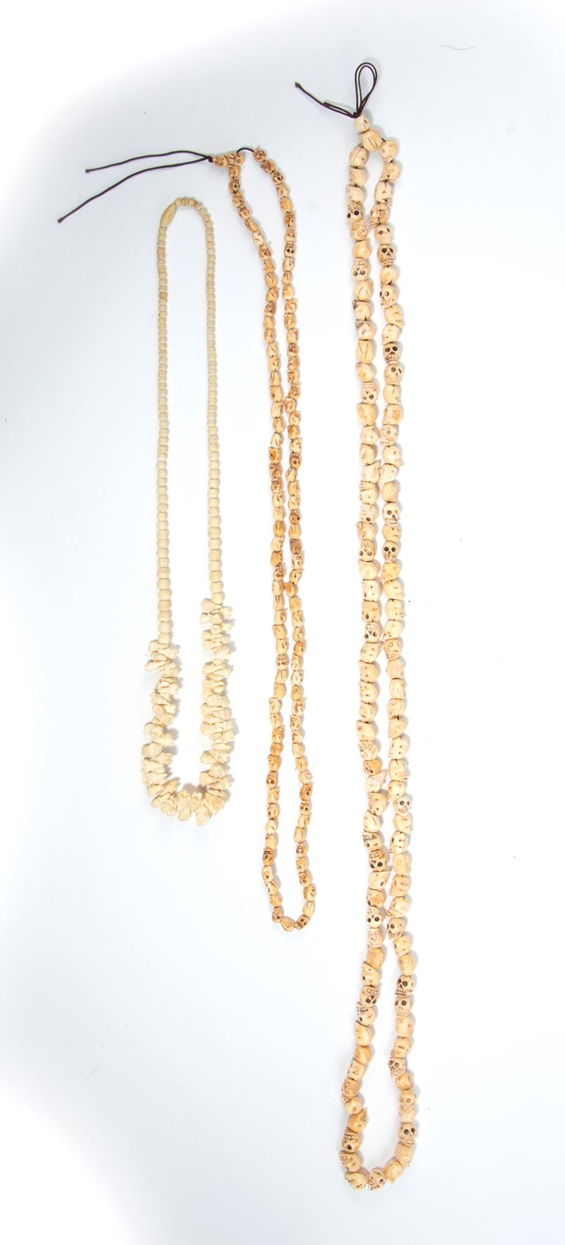 Lotto di tre collane con teschi, Tibet