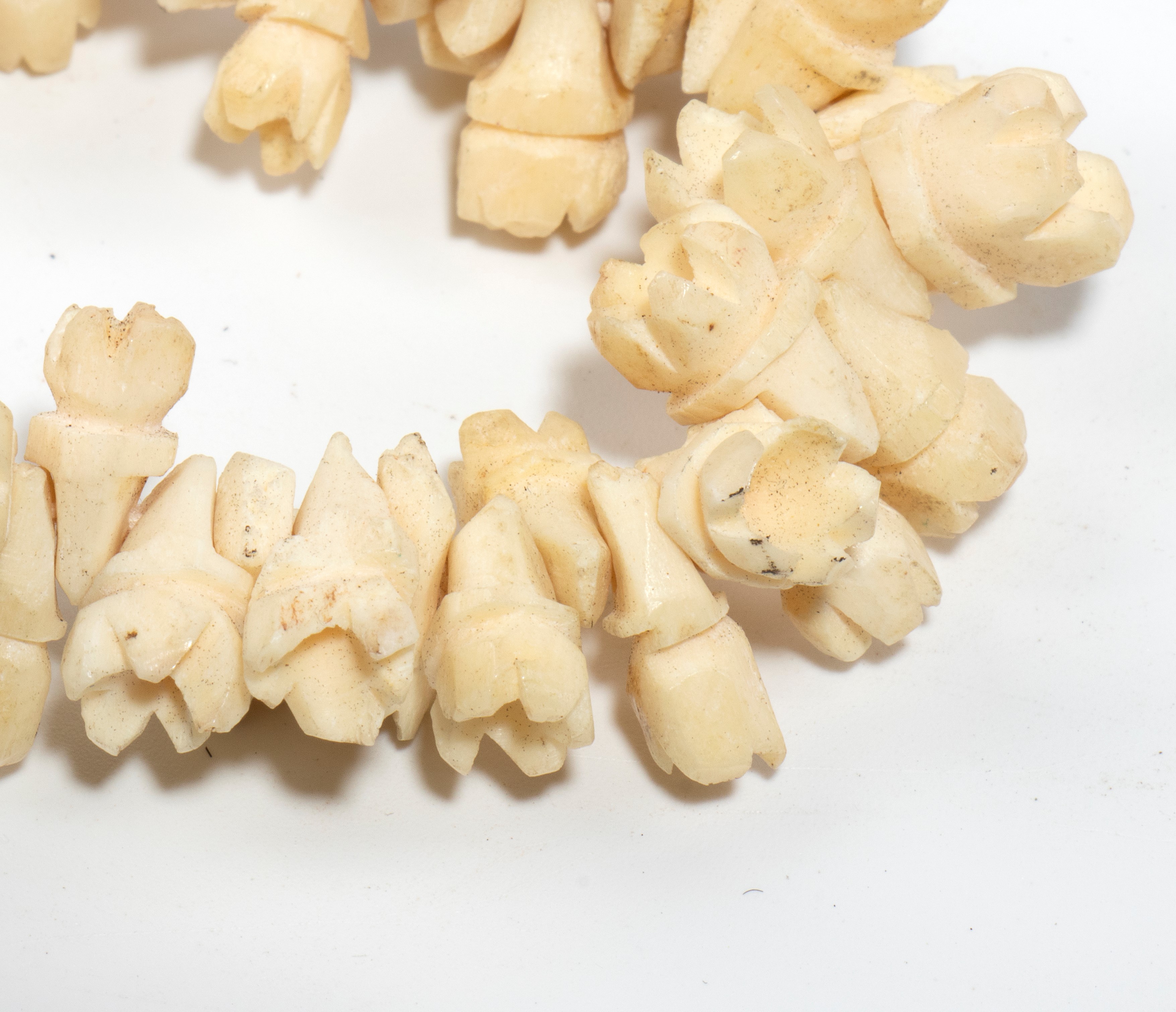 Lotto di tre collane con teschi, Tibet