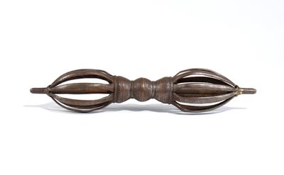 Oggetto rituale buddista Vajra/Dorje, ferro e ottone, Tibet, inizio XX secolo