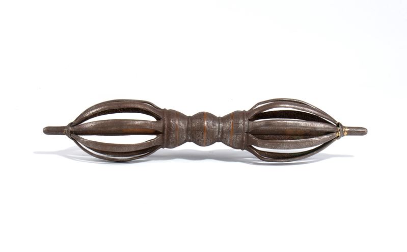 Oggetto rituale buddista Vajra/Dorje, ferro e ottone, Tibet, inizio XX secolo